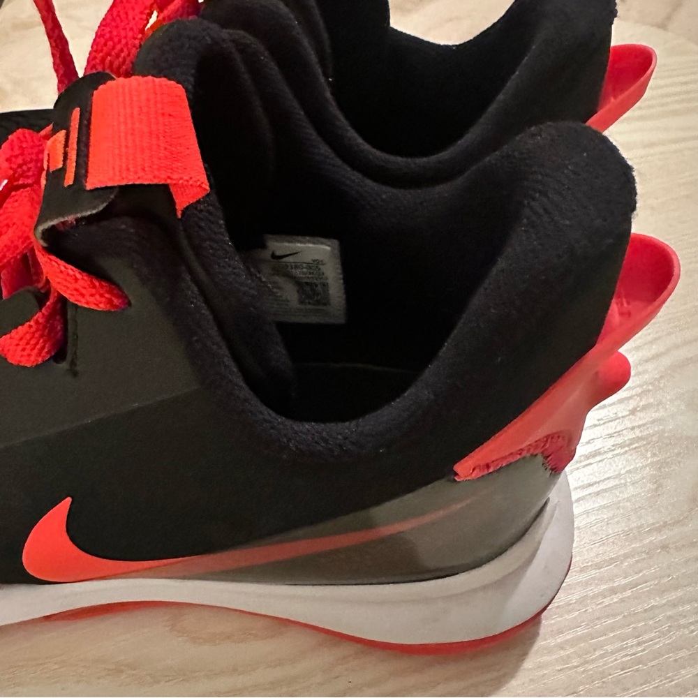 Nike LeBron Witness 5 Basketball Shoes Black Red Sneakers Mens Size 11 Chosen - Picture 9 of 15